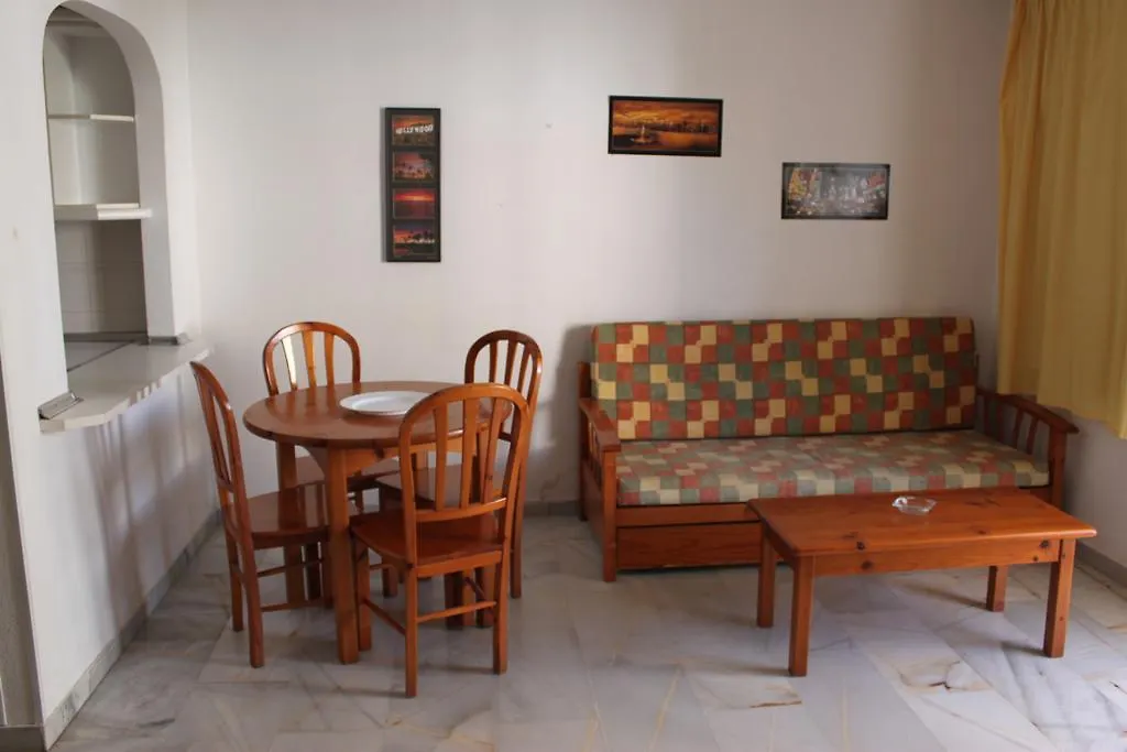 Apartamentos Jardines Del Gamonal مالقة